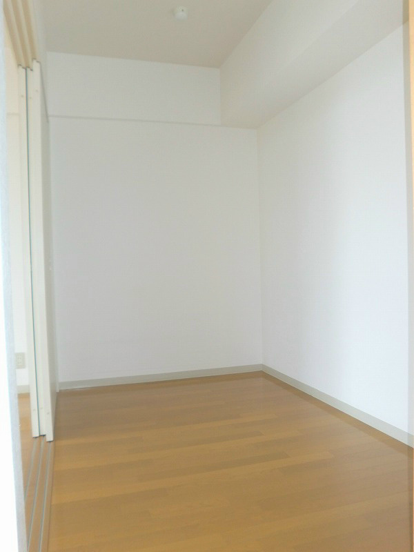 プレジール立川 内観