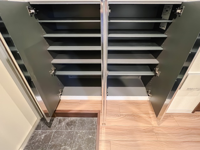 スカイラシクラス平和台306号室 シューズボックス