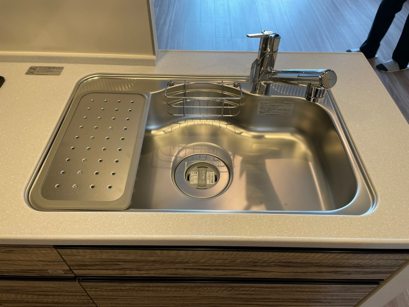 レーベン鶴瀬 Artifact キッチン