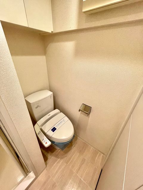 レジディア市谷薬王寺13階 トイレ