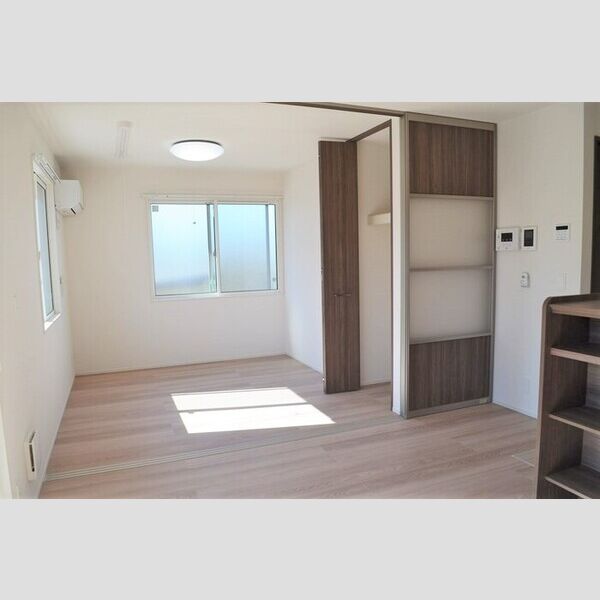 カネトヒル リビングダイニング(別角度)