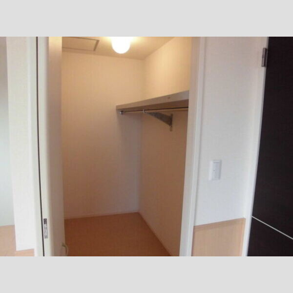 メゾン グリーンヒル301号室 ウォークインクローゼット