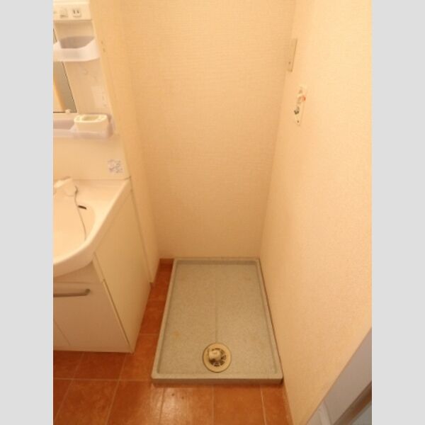 サンロイヤル202号室 室内洗濯機置場