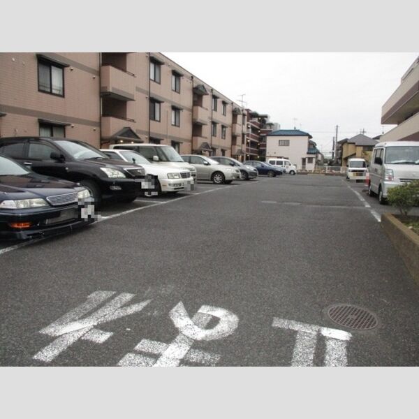 サニーハイツ 駐車場