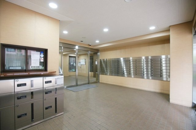 メゾンドール錦糸町ツイン3階 エントランス