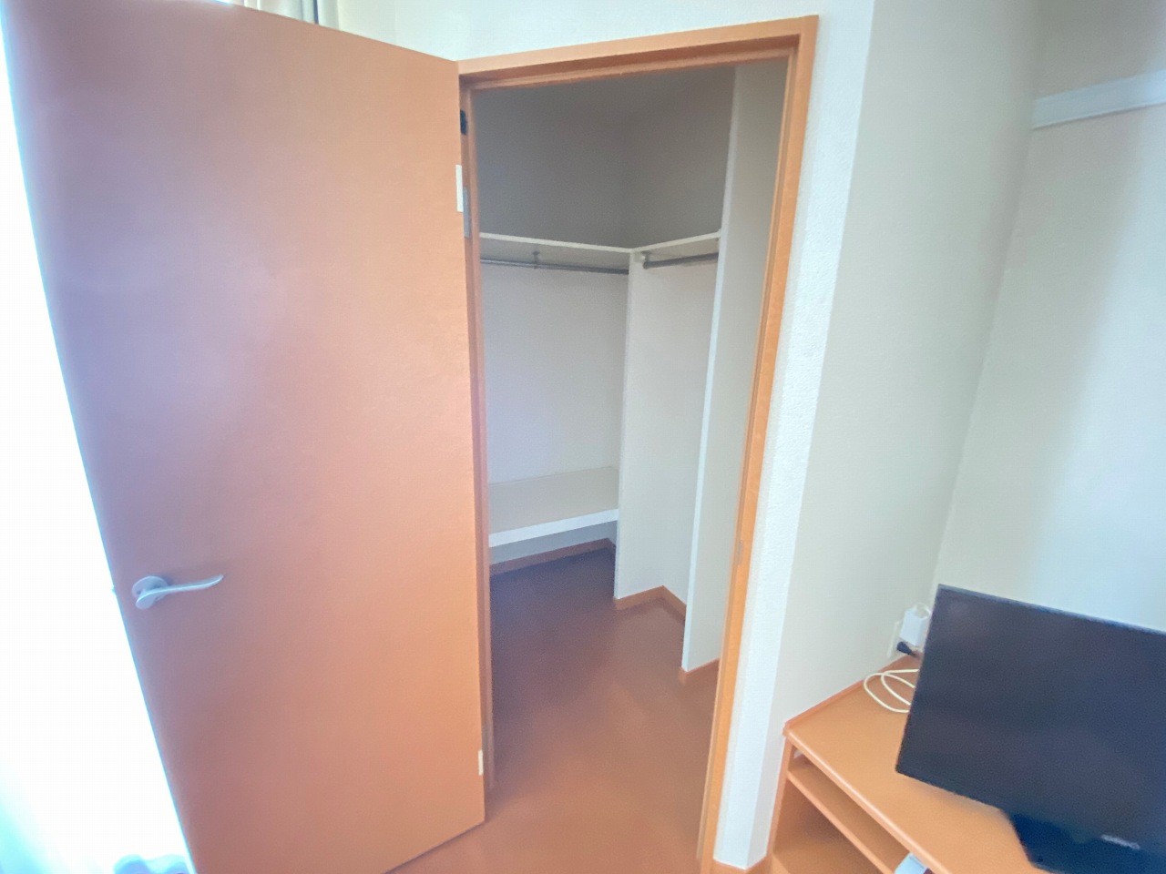 レオパレスアゼリアカーサ109号室 内観