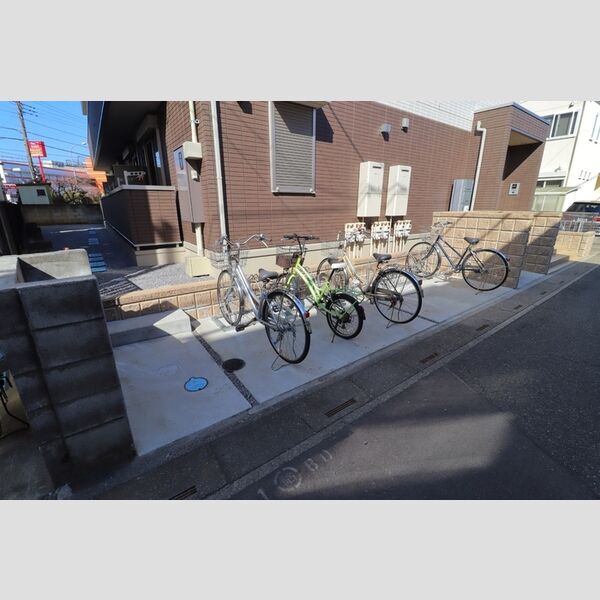 グラセフル 駐輪場