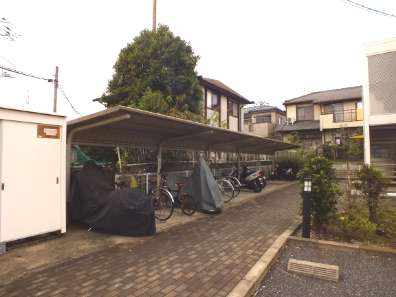 レオパレスシャトーＢ101号室 駐輪場