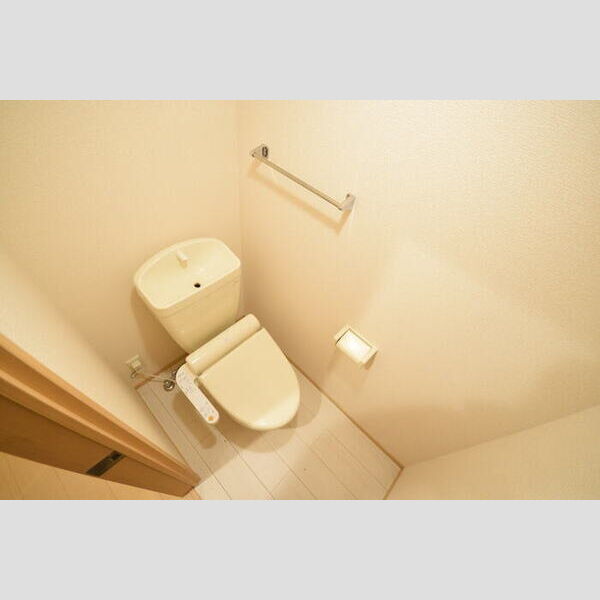 ソレーユ川口101号室 トイレ(温水暖房便座)