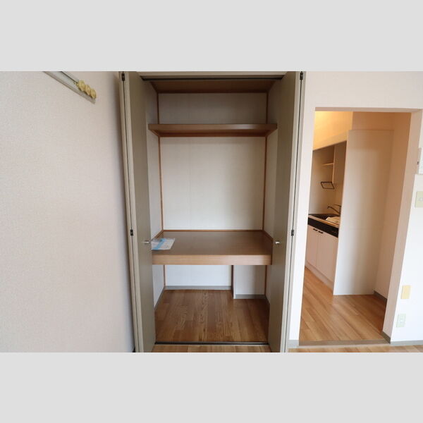 ヴェルドミール203号室 物入