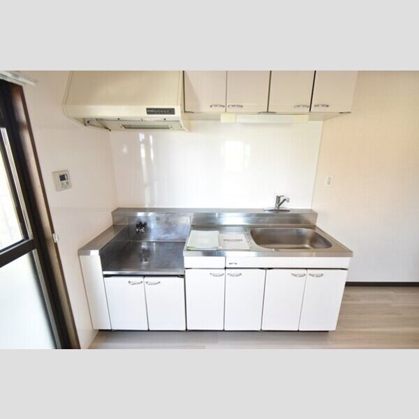 ラ・リヴィエールⅢ キッチン