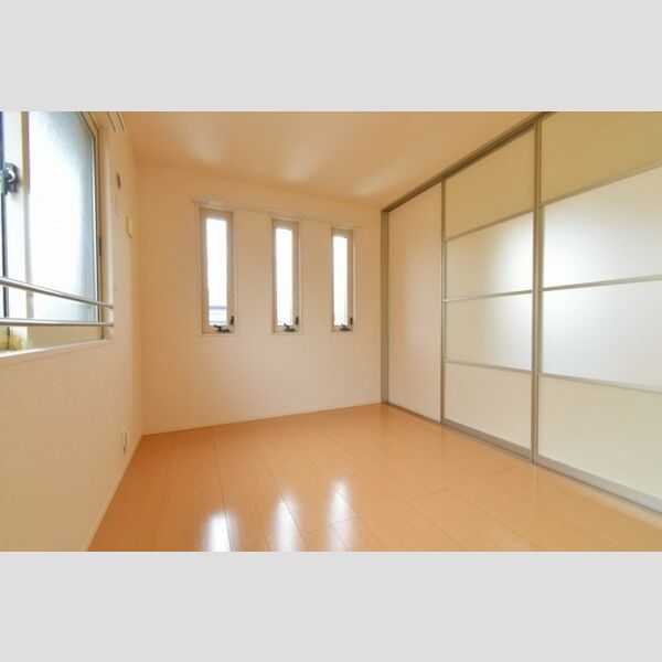 ヴィラ・オルフェーヴル202号室 洋室6帖