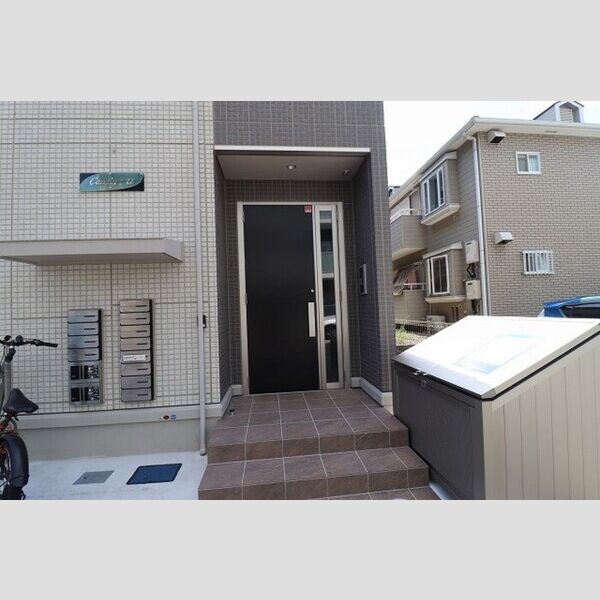 Confort u　 エントランス