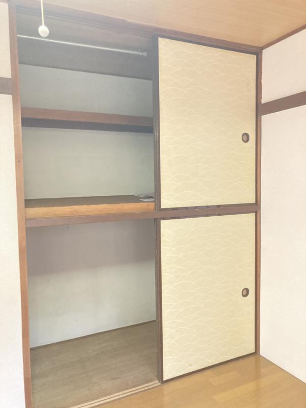 コーポ希望ヶ丘2階 収納