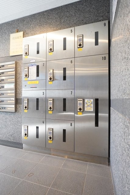 ルーブル学芸大学弐番館4階 宅配BOX