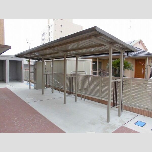 フォルテューヌ大和301号室 駐輪場