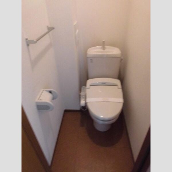 ヴィクトワール　Ⅱ201号室 温水洗浄機能付暖房便座