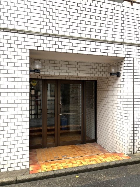 スカイコート三鷹2階 エントランス