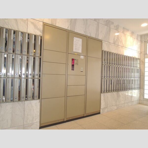 カスタリア北上野1004号室 宅配ボックス