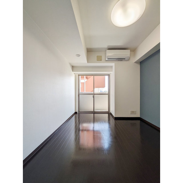 トーシンフェニックス新横濱イクシール714号室 リビング