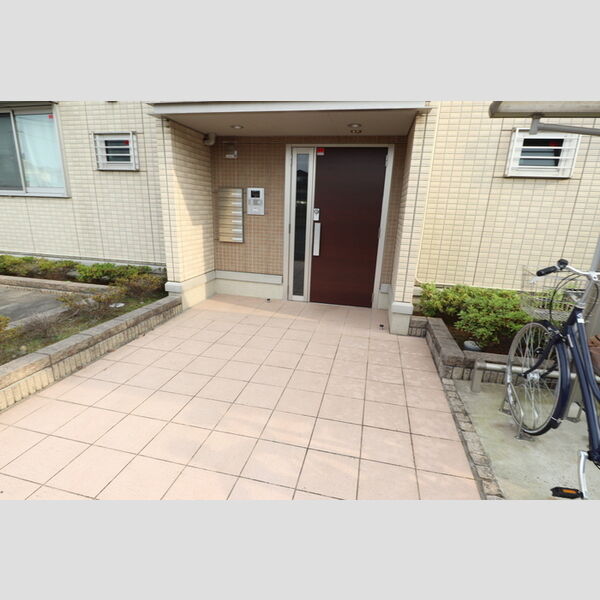 クオーレ302号室 エントランス