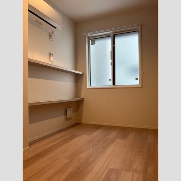 ノーブルラフィネ白幡203号室 洋室