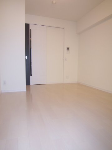 グラントゥルース西日暮里603号室 リビング