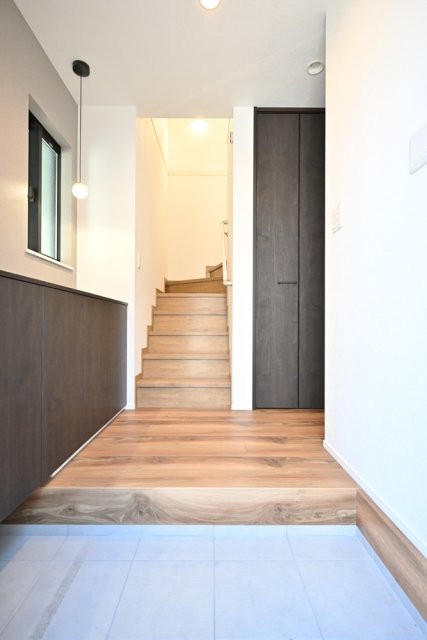 大田区南千束３丁目戸建　１号棟 玄関