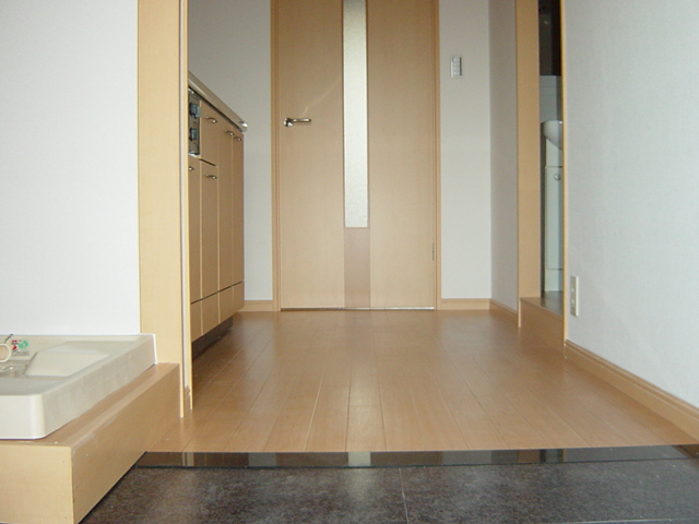 ファーストプレイス 玄関