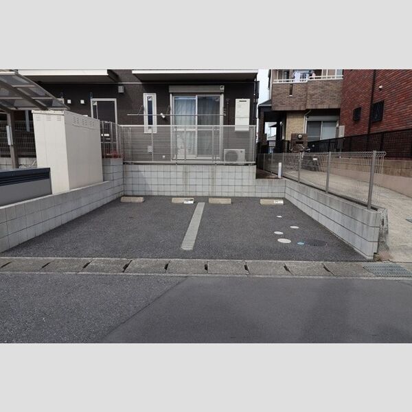 クオシス 駐車場