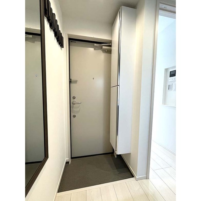 ピークヴィレ東向島201号室 玄関