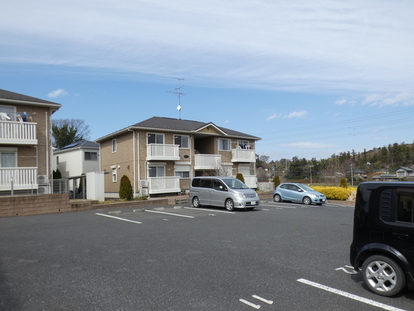 グランモアB棟 駐車場