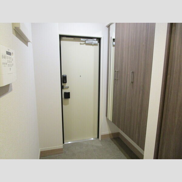 ラ・ペッシュ107号室 玄関