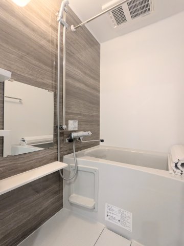 ラグゼフラット東六郷0106号室 お風呂