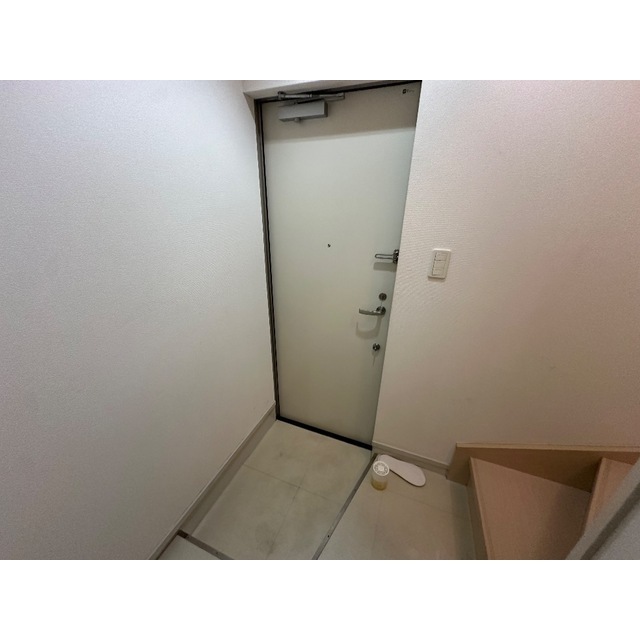 レガーロ千葉中央 玄関