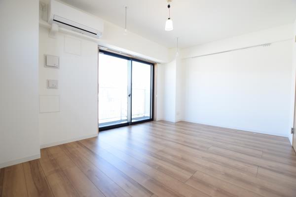 マインズ・コム白金 リビング