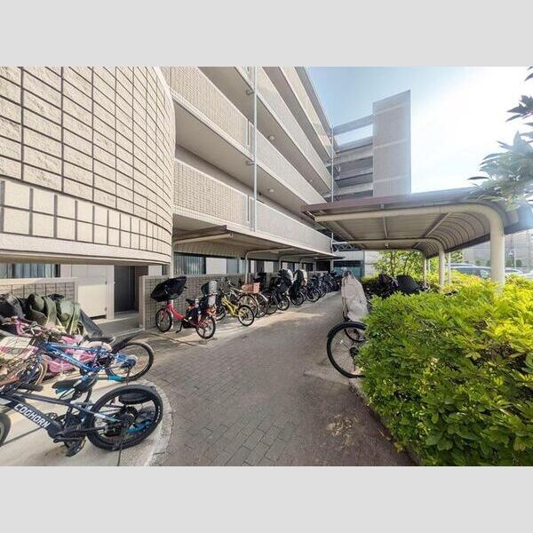 ブリリアント 周辺