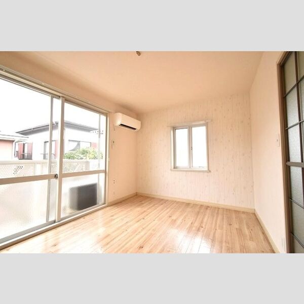 フレグランス・S　A 南向き6帖洋室