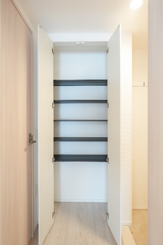 ドゥーエ日暮里Ⅲ2階 収納