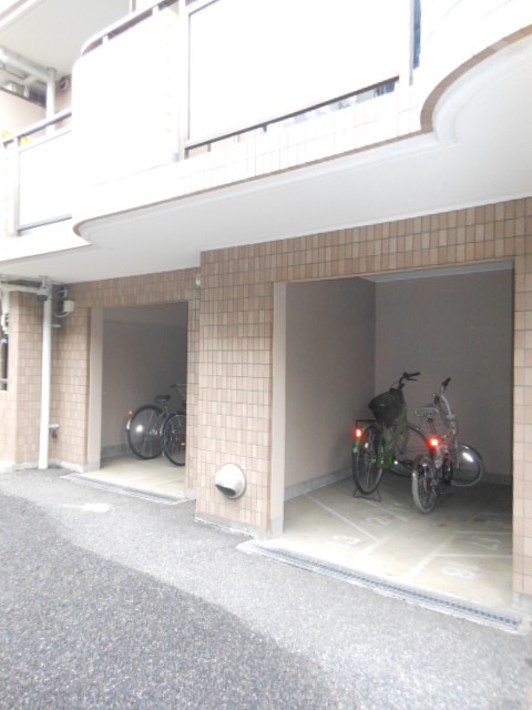 セルベコート下高井戸 駐車場