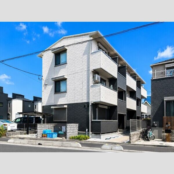 Lumiere101号室 建物外観