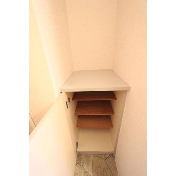 メゾン・ド・ポエート 玄関