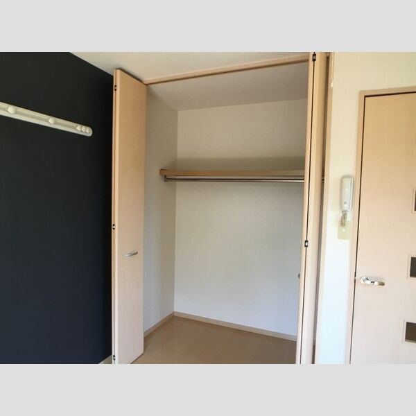 ボーヌファムⅢ　Ⅲ105号室 クローゼットです。