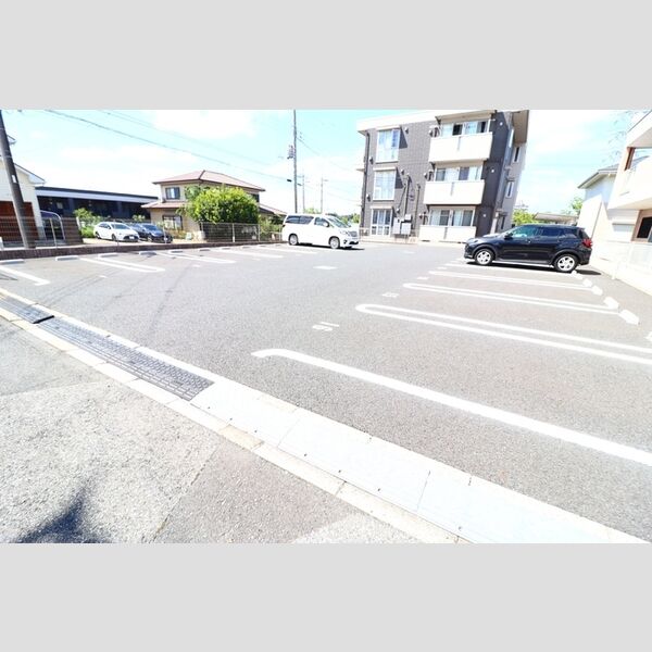 ミラベルヒルズ 駐車場