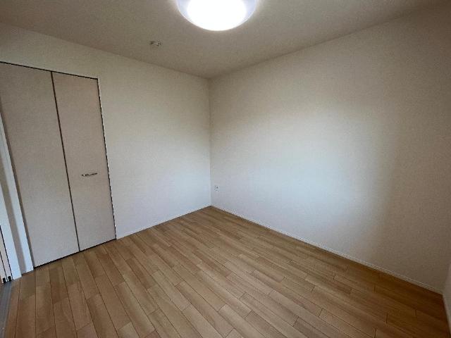 ウエストリーフⅡ 洋室