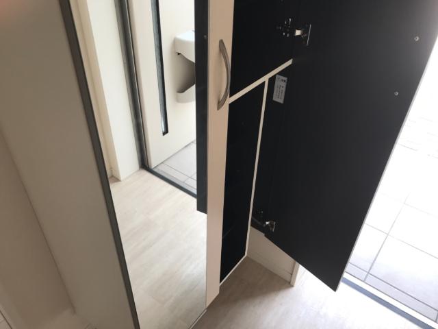 ＣＯＲＮＩＯＬＯ （コルニオーロ）102号室 下駄箱