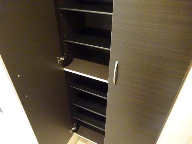 プレシャス202号室 収納