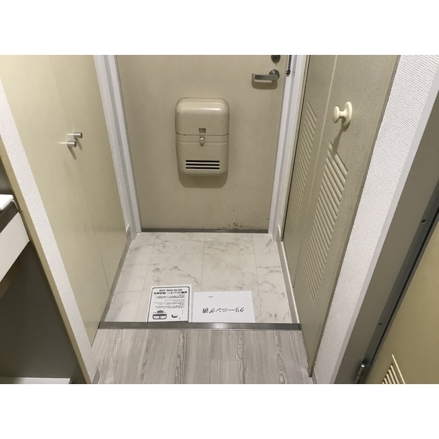 ジョイフル大和南302号室 玄関