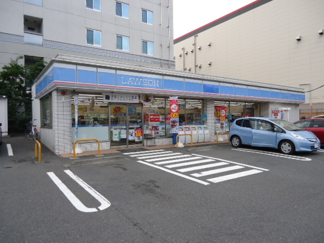 大豆戸ハイツ0201号室 【コンビニエンスストア】ローソン港北大豆戸町店まで301ｍ