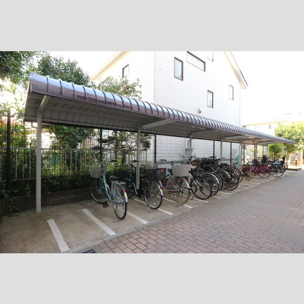 ジャスティス　2番館 駐輪場